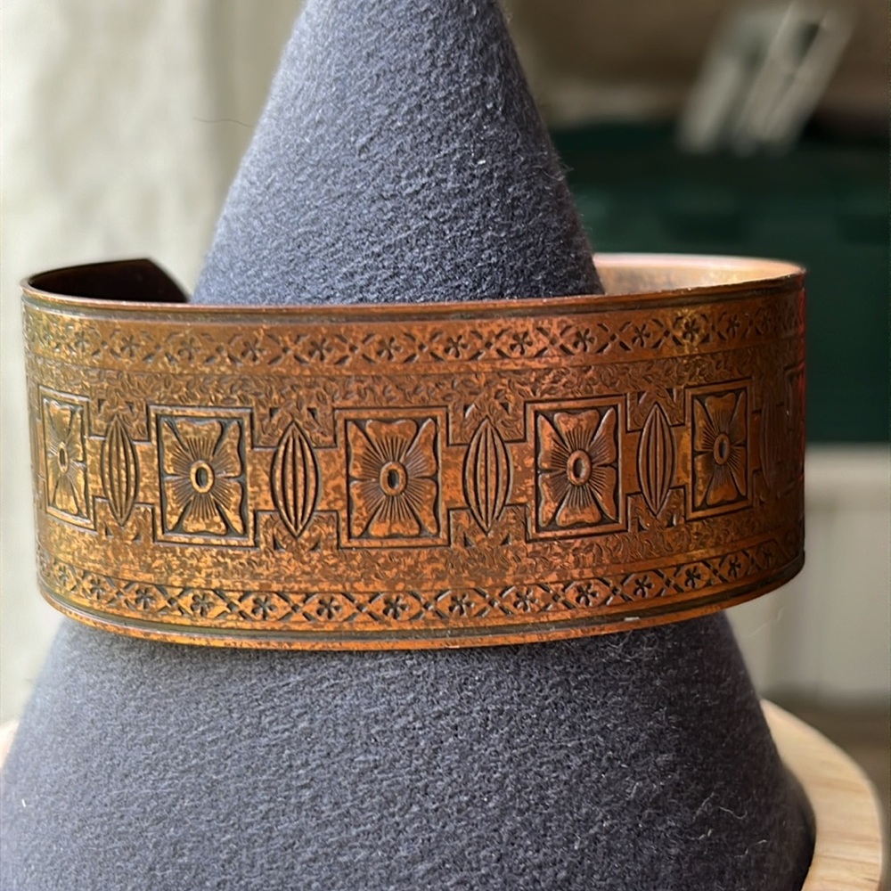 Oval solid copper cuff bracelet with arts and crafts look